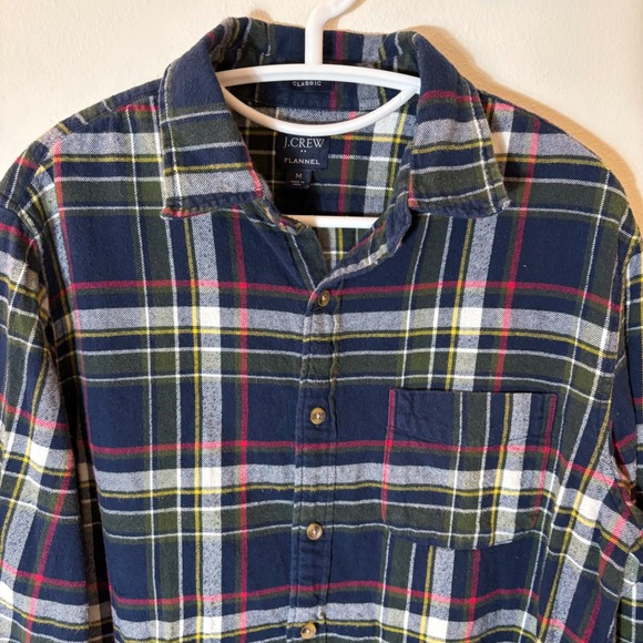 J. Crew Classic 100% Cotton Flannel Plaid Long Sleeve Button Down Size Medium - Picture 2 of 8